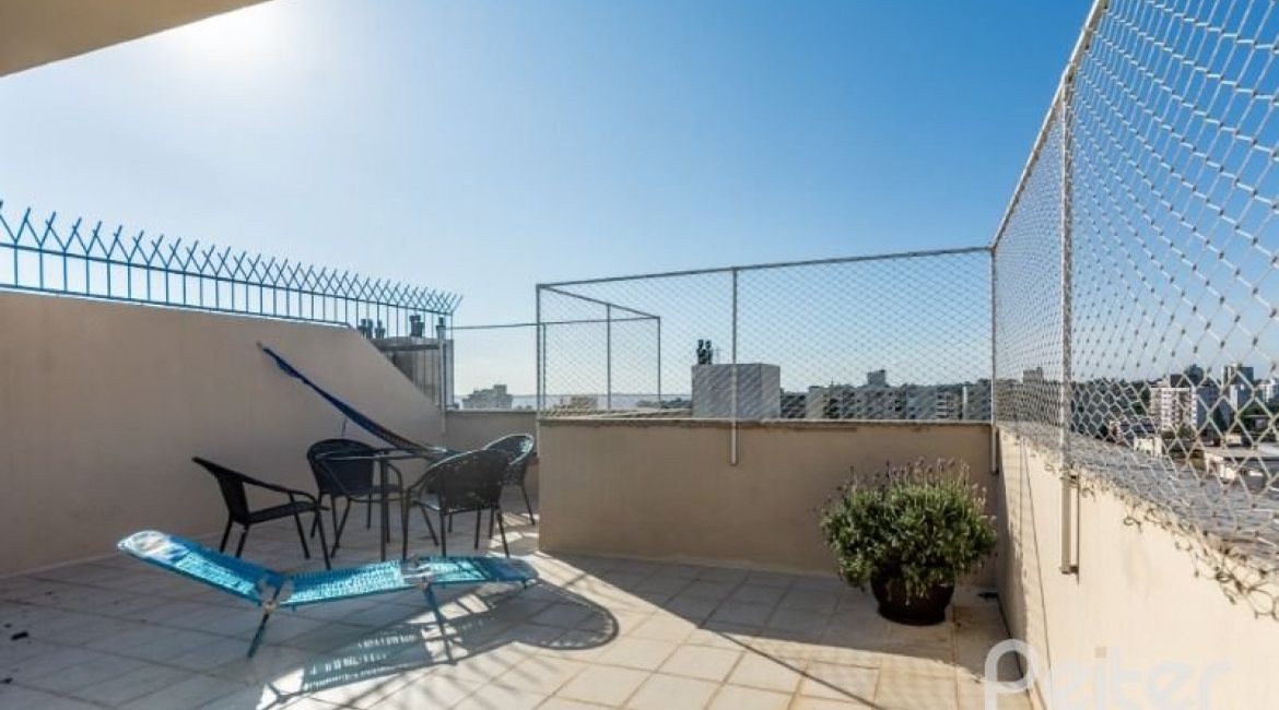 Cobertura à venda com 228m², 4 dormitórios, 2 suítes, 2 vagas, no bairro Tristeza em PORTO ALEGRE