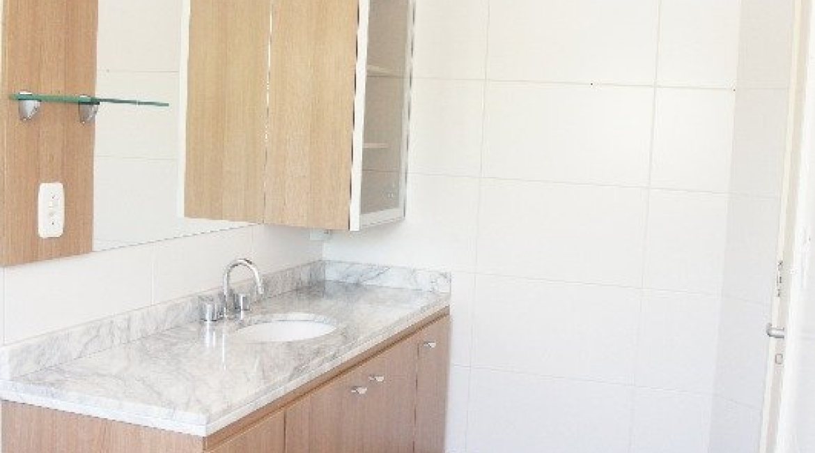 Casa em Condomínio à venda com 230m², 3 dormitórios, 1 suíte, 2 vagas, no bairro Jardim Isabel em Porto Alegre