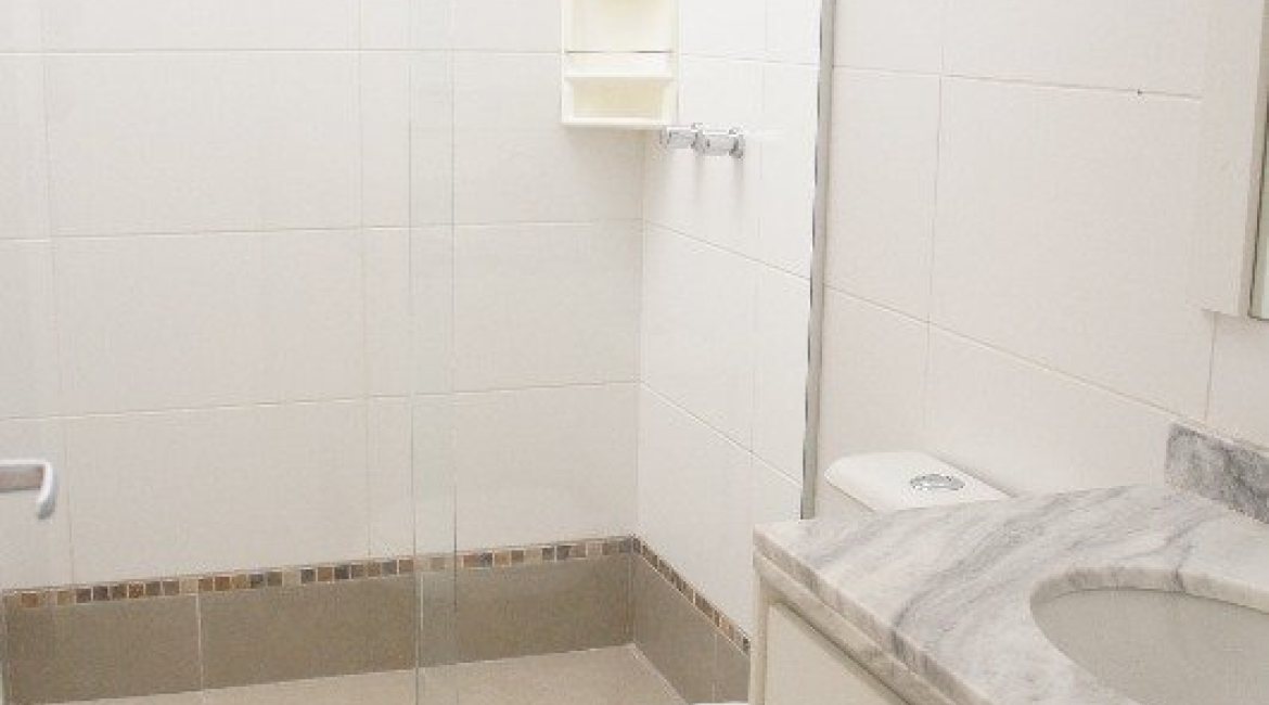 Casa em Condomínio à venda com 230m², 3 dormitórios, 1 suíte, 2 vagas, no bairro Jardim Isabel em Porto Alegre