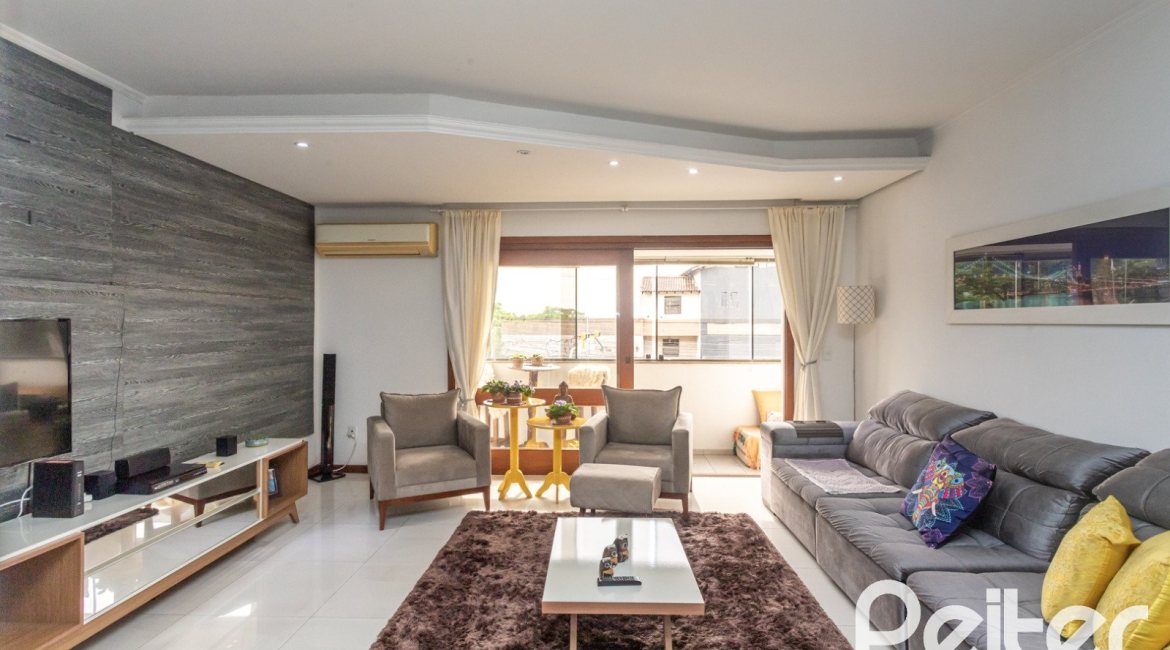 Apartamento à venda com 267m², 3 dormitórios, 1 suíte, 4 vagas, no bairro Sétimo Céu em Porto Alegre