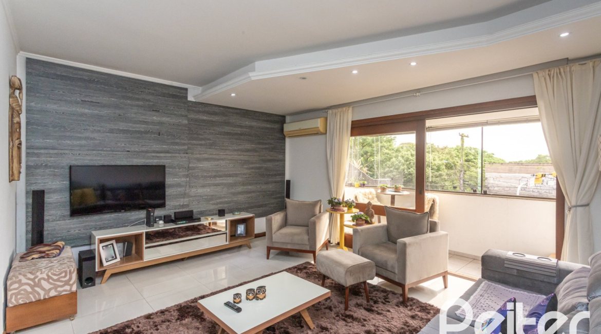 Apartamento à venda com 267m², 3 dormitórios, 1 suíte, 4 vagas, no bairro Sétimo Céu em Porto Alegre