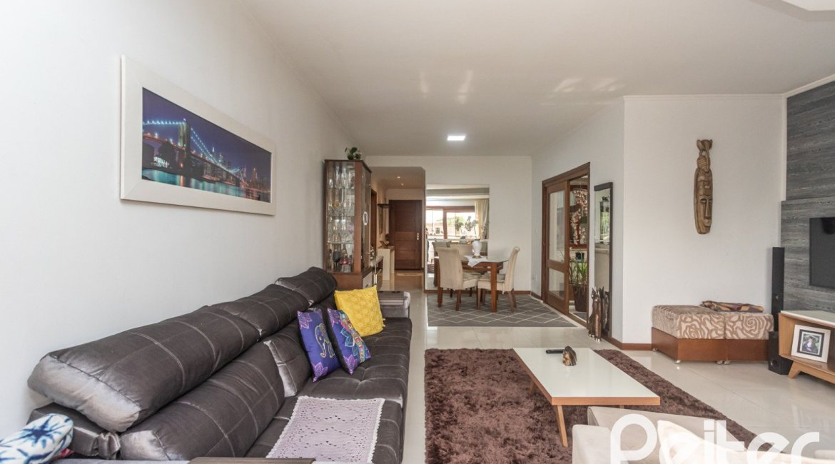 Apartamento à venda com 267m², 3 dormitórios, 1 suíte, 4 vagas, no bairro Sétimo Céu em Porto Alegre
