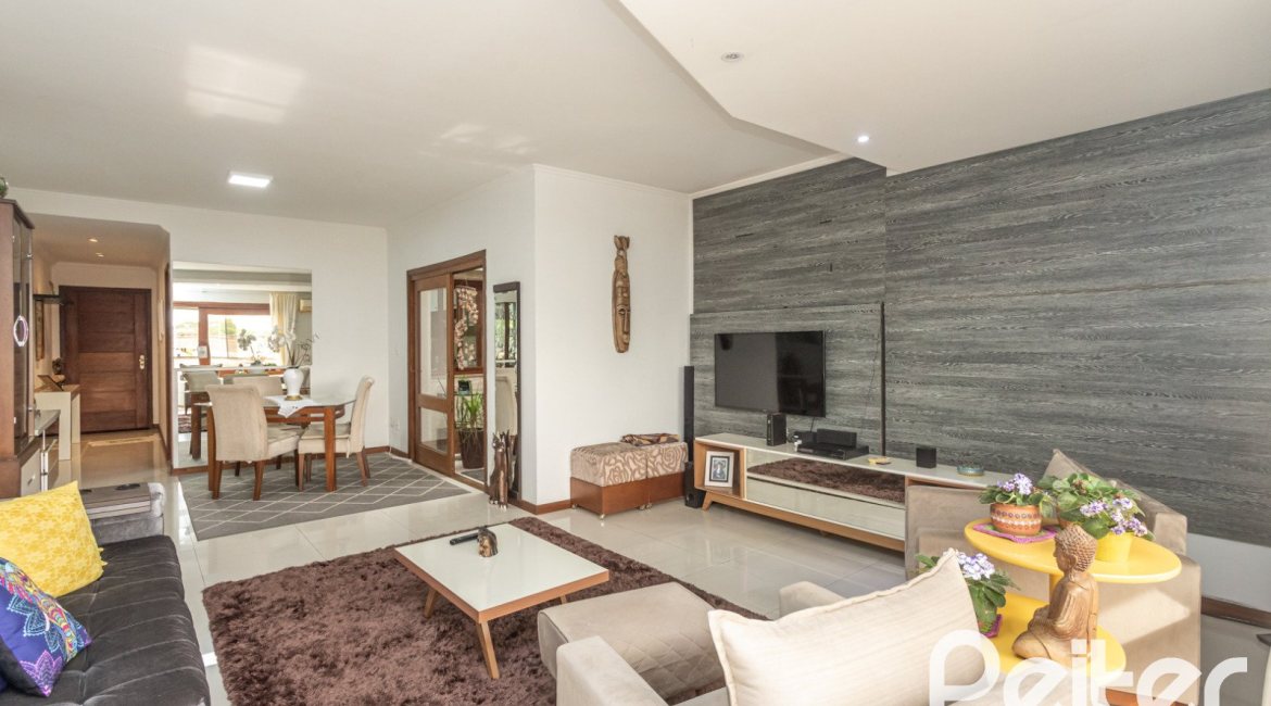 Apartamento à venda com 267m², 3 dormitórios, 1 suíte, 4 vagas, no bairro Sétimo Céu em Porto Alegre