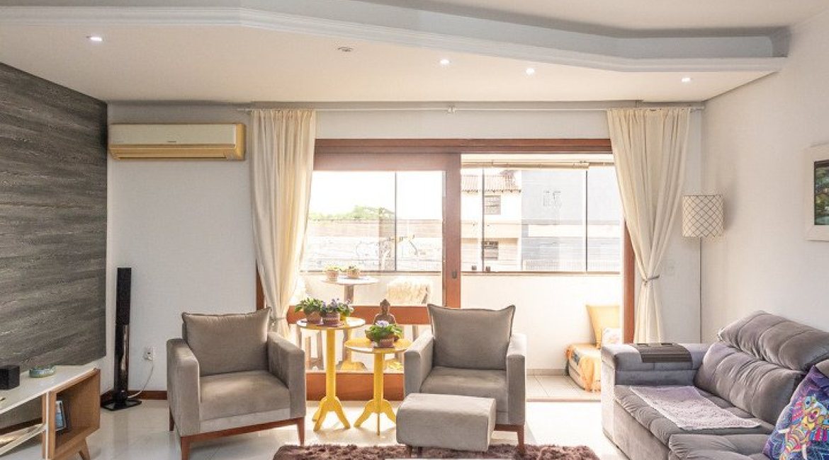 Apartamento à venda com 267m², 3 dormitórios, 1 suíte, 4 vagas, no bairro Sétimo Céu em Porto Alegre