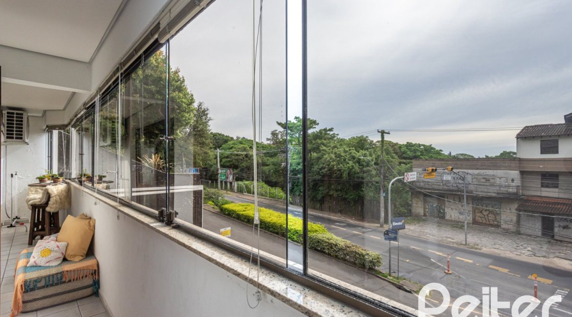 Apartamento à venda com 267m², 3 dormitórios, 1 suíte, 4 vagas, no bairro Sétimo Céu em Porto Alegre