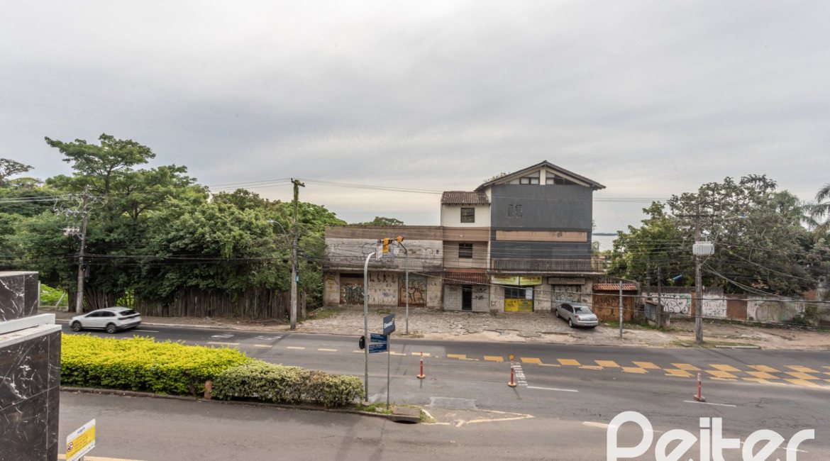 Apartamento à venda com 267m², 3 dormitórios, 1 suíte, 4 vagas, no bairro Sétimo Céu em Porto Alegre