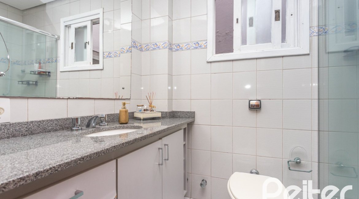 Apartamento à venda com 267m², 3 dormitórios, 1 suíte, 4 vagas, no bairro Sétimo Céu em Porto Alegre