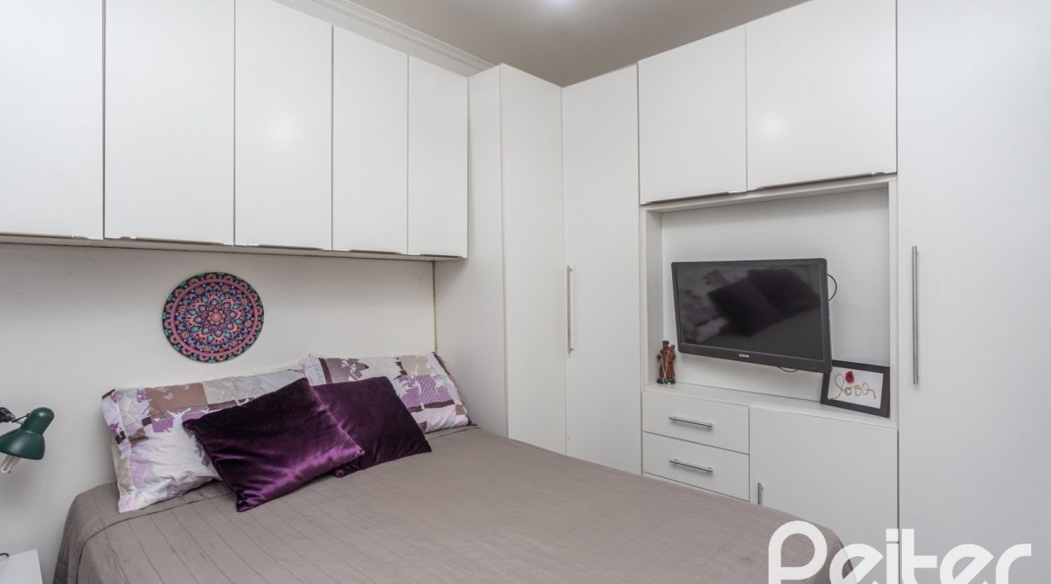 Apartamento à venda com 267m², 3 dormitórios, 1 suíte, 4 vagas, no bairro Sétimo Céu em Porto Alegre
