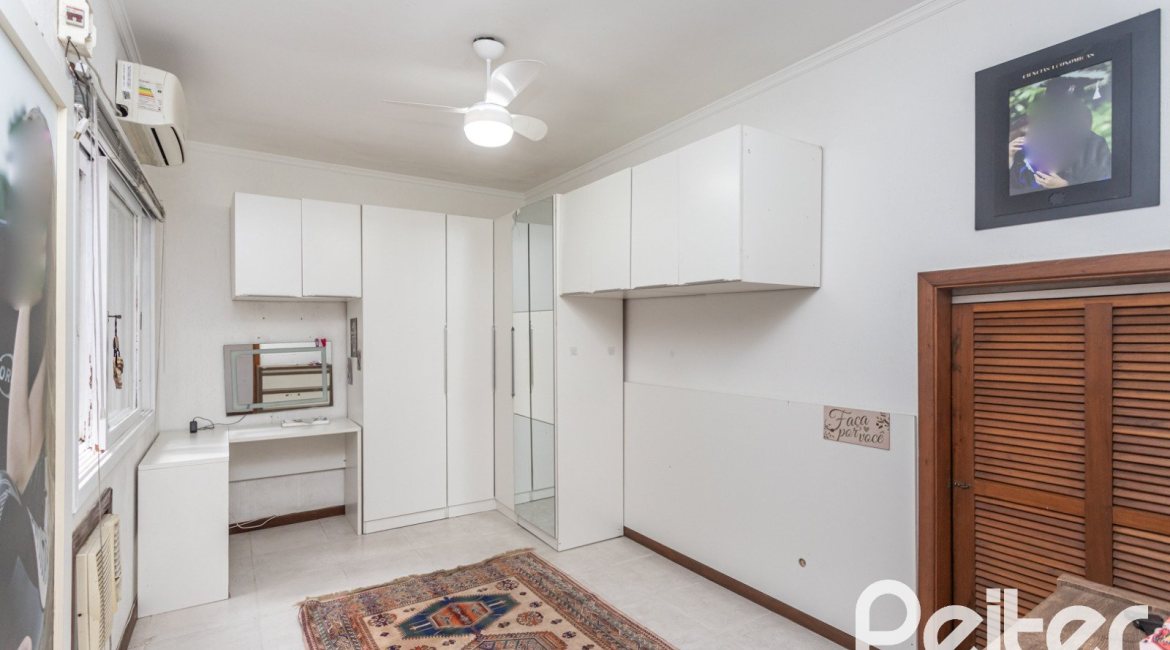 Apartamento à venda com 267m², 3 dormitórios, 1 suíte, 4 vagas, no bairro Sétimo Céu em Porto Alegre