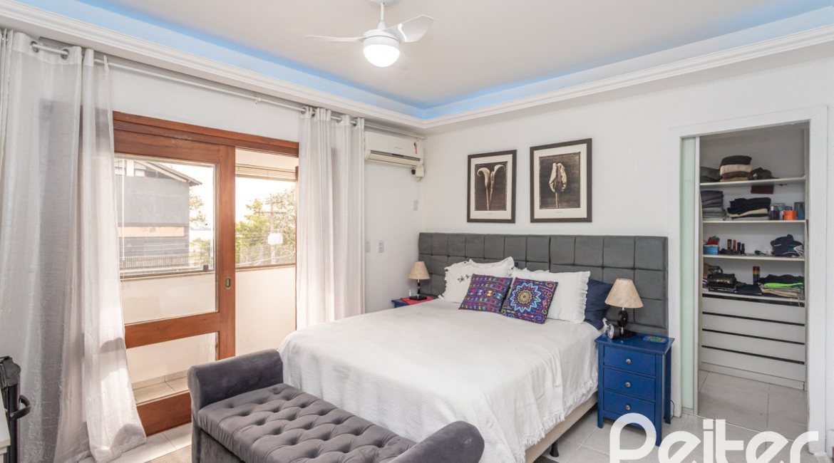 Apartamento à venda com 267m², 3 dormitórios, 1 suíte, 4 vagas, no bairro Sétimo Céu em Porto Alegre