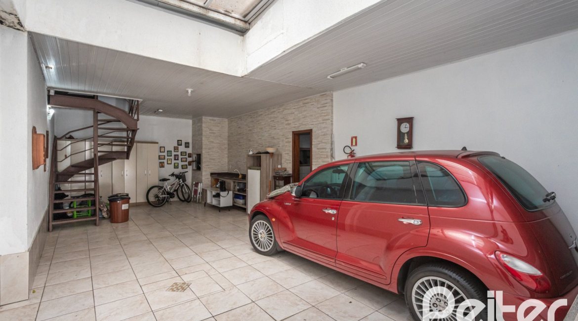 Apartamento à venda com 267m², 3 dormitórios, 1 suíte, 4 vagas, no bairro Sétimo Céu em Porto Alegre