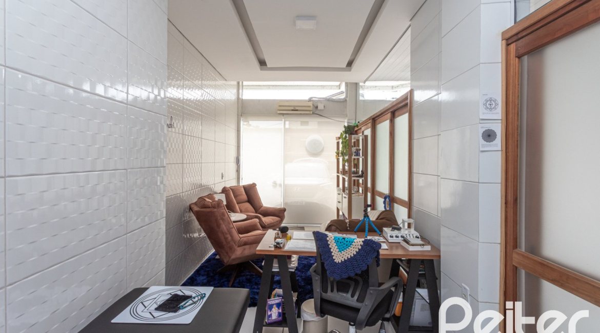 Apartamento à venda com 267m², 3 dormitórios, 1 suíte, 4 vagas, no bairro Sétimo Céu em Porto Alegre