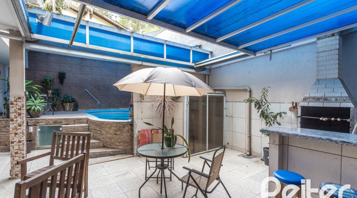 Apartamento à venda com 267m², 3 dormitórios, 1 suíte, 4 vagas, no bairro Sétimo Céu em Porto Alegre