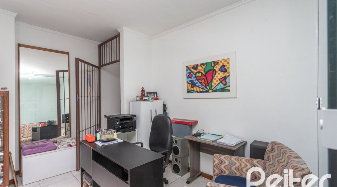 Apartamento à venda com 267m², 3 dormitórios, 1 suíte, 4 vagas, no bairro Sétimo Céu em Porto Alegre