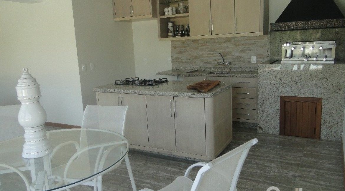 Casa em Condomínio à venda com 288m², 4 dormitórios, 2 suítes, 2 vagas, no bairro Knorr em Porto Alegre