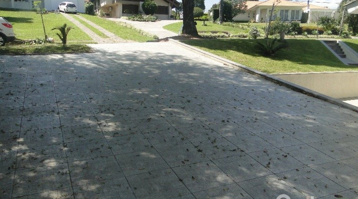 Casa em Condomínio à venda com 288m², 4 dormitórios, 2 suítes, 2 vagas, no bairro Knorr em Porto Alegre