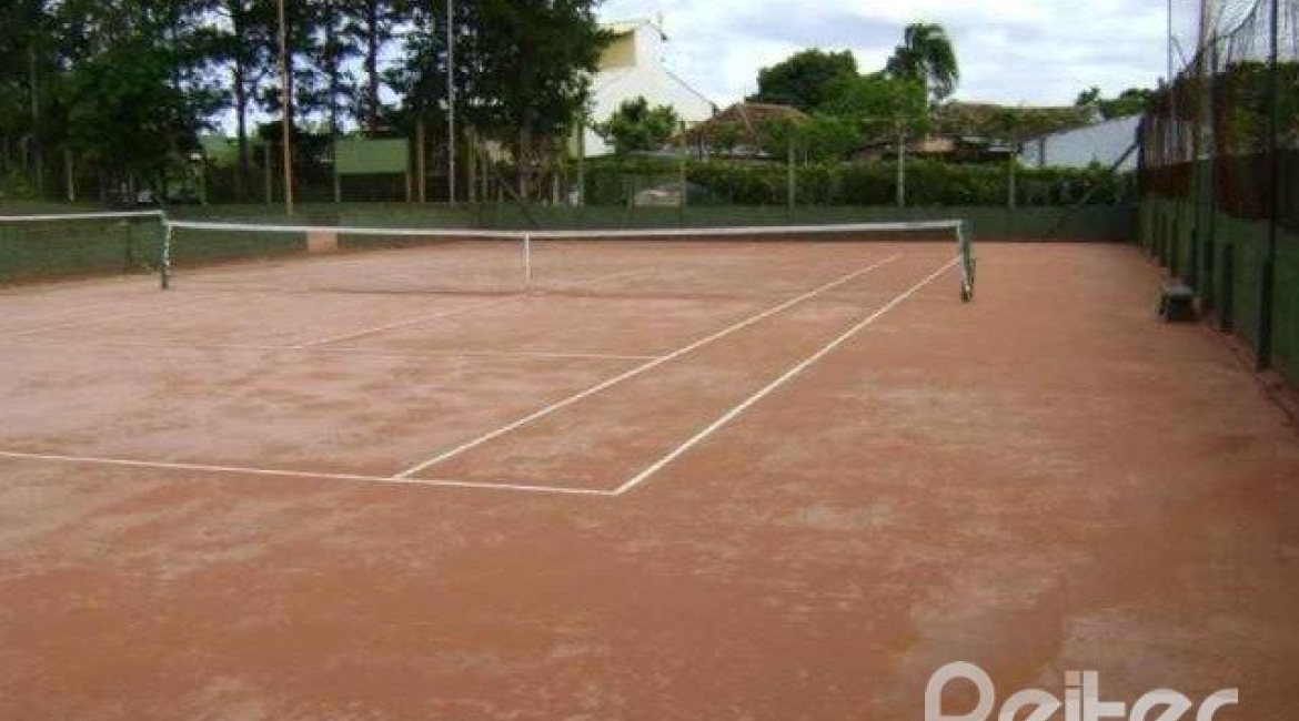 Casa em Condomínio à venda com 288m², 4 dormitórios, 2 suítes, 2 vagas, no bairro Knorr em Porto Alegre