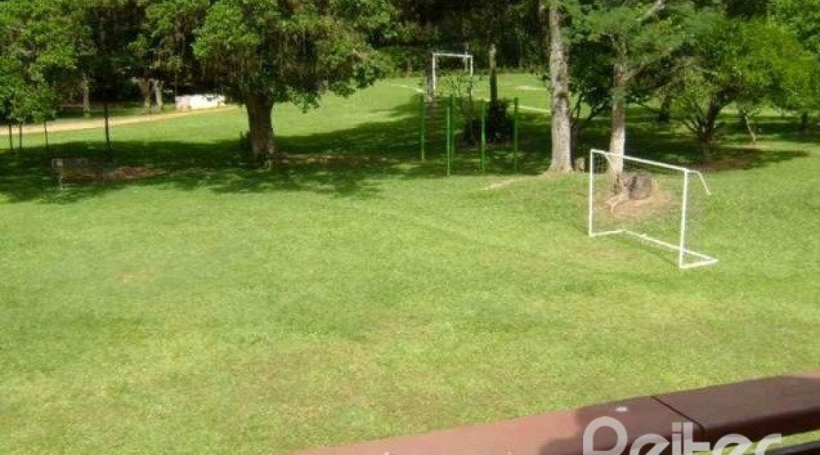 Casa em Condomínio à venda com 288m², 4 dormitórios, 2 suítes, 2 vagas, no bairro Knorr em Porto Alegre