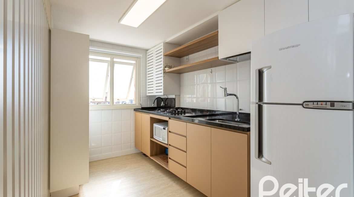 Cobertura à venda com 153m², 3 dormitórios, 1 suíte, 1 vaga, no bairro Tristeza em PORTO ALEGRE