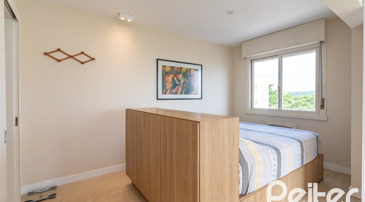 Cobertura à venda com 153m², 3 dormitórios, 1 suíte, 1 vaga, no bairro Tristeza em PORTO ALEGRE