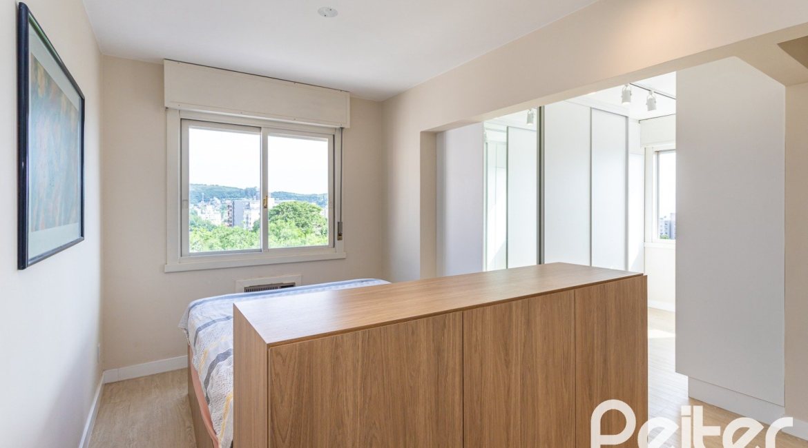 Cobertura à venda com 153m², 3 dormitórios, 1 suíte, 1 vaga, no bairro Tristeza em PORTO ALEGRE