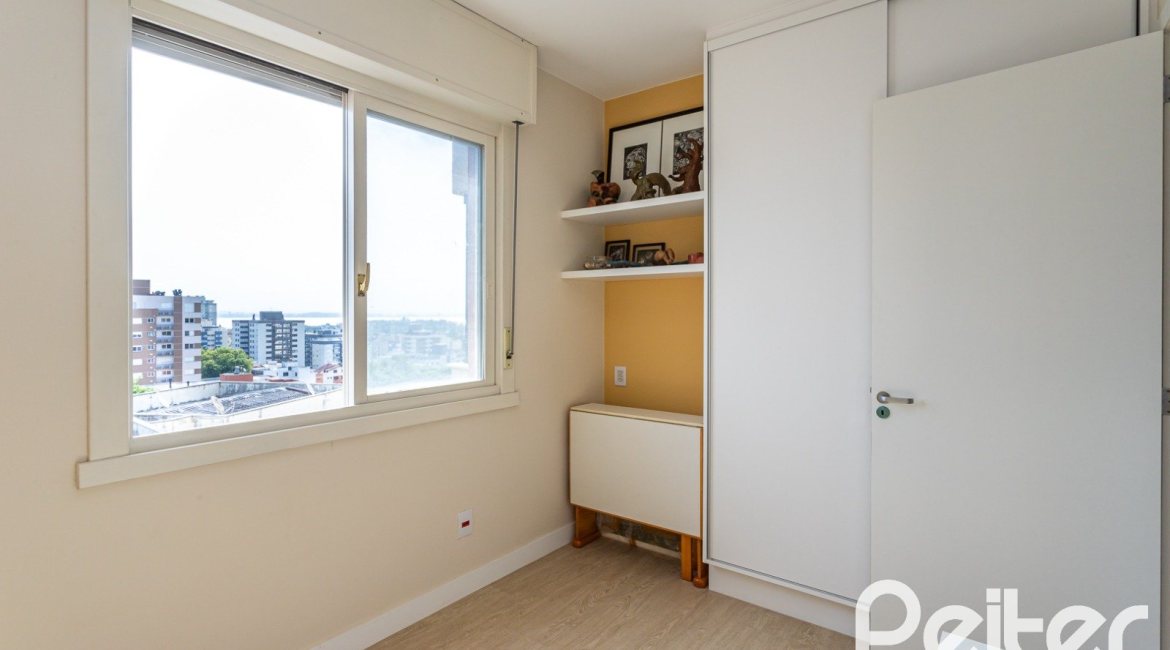 Cobertura à venda com 153m², 3 dormitórios, 1 suíte, 1 vaga, no bairro Tristeza em PORTO ALEGRE