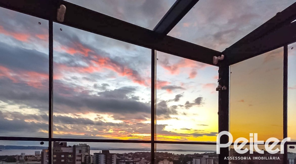 Cobertura à venda com 153m², 3 dormitórios, 1 suíte, 1 vaga, no bairro Tristeza em PORTO ALEGRE