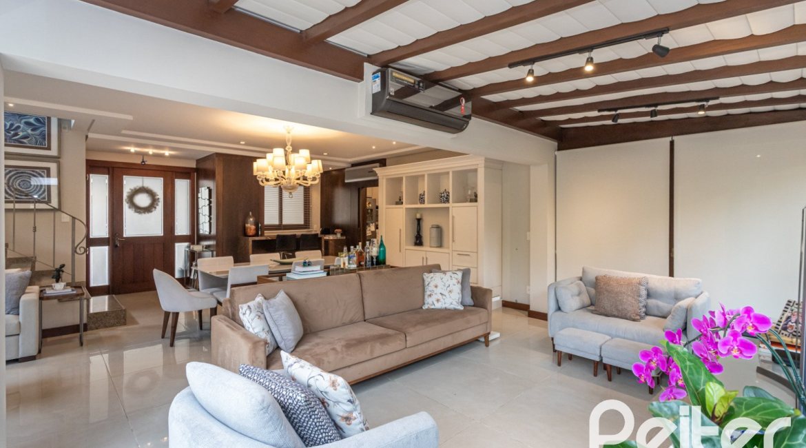Casa em Condomínio à venda com 339m², 3 dormitórios, 1 suíte, 3 vagas, no bairro Tristeza em PORTO ALEGRE