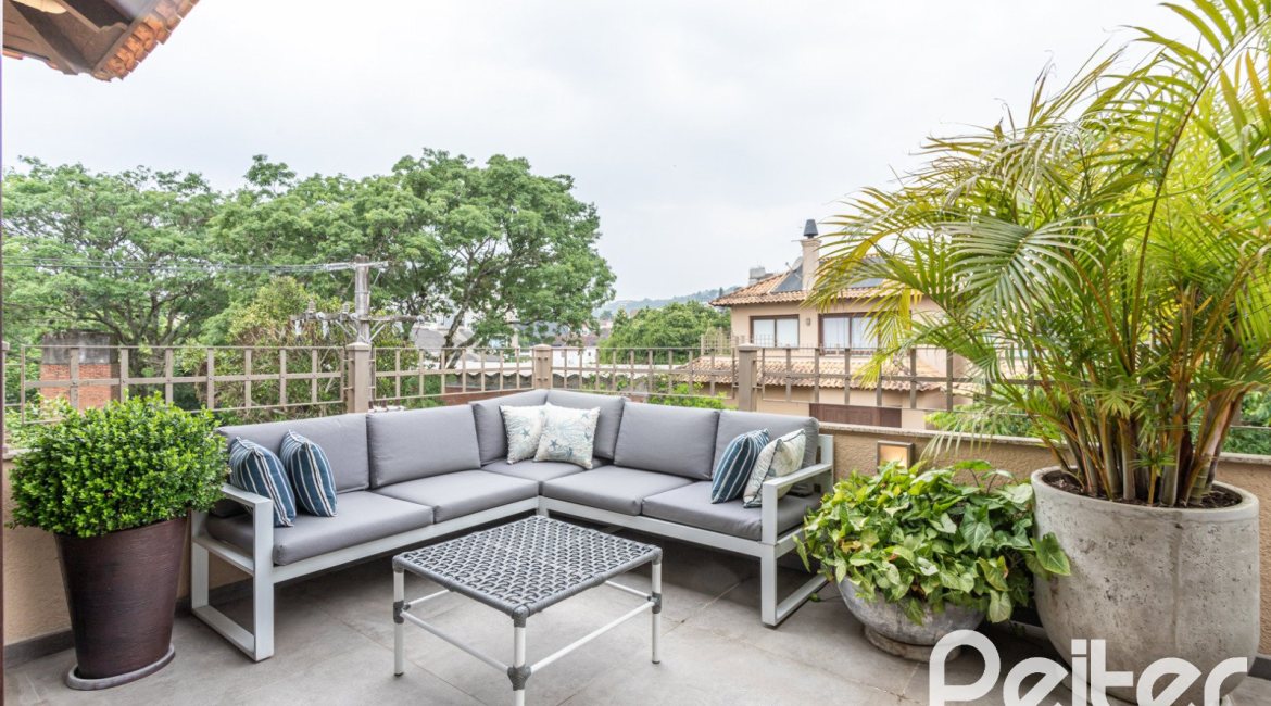 Casa em Condomínio à venda com 339m², 3 dormitórios, 1 suíte, 3 vagas, no bairro Tristeza em PORTO ALEGRE