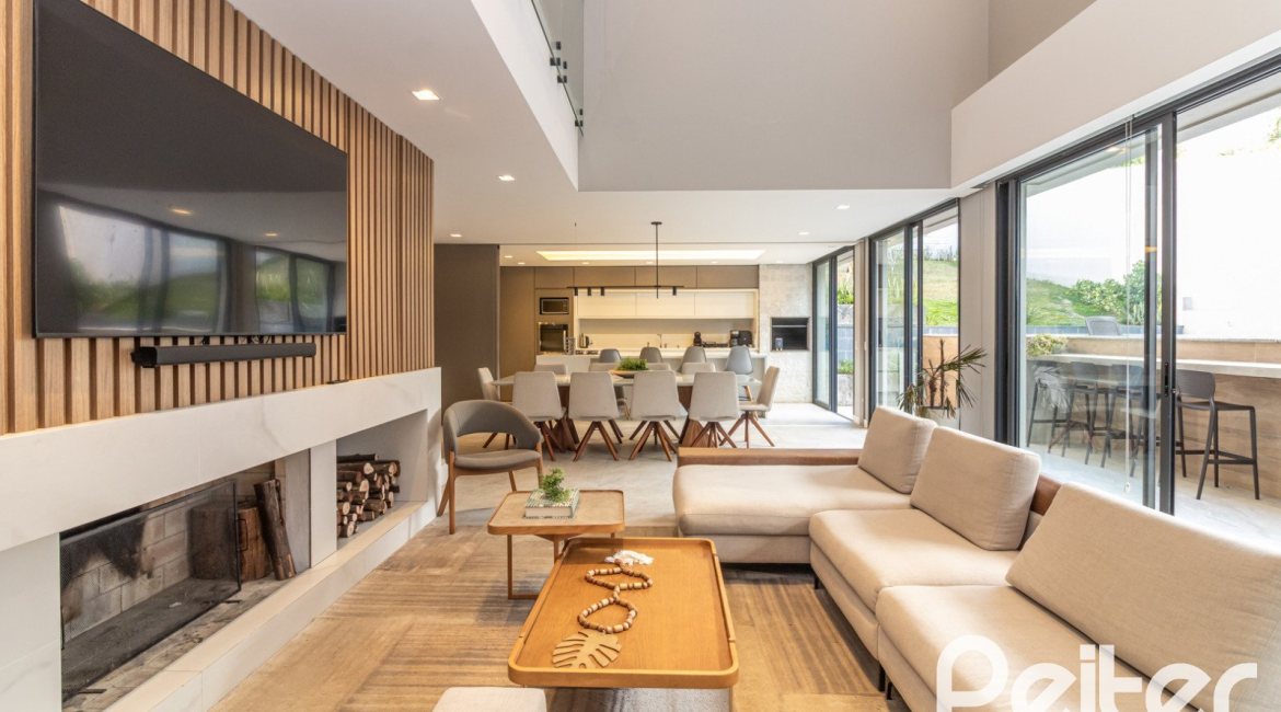 Casa em Condomínio à venda com 411m², 4 dormitórios, 4 suítes, 6 vagas, no bairro Alphaville em PORTO ALEGRE