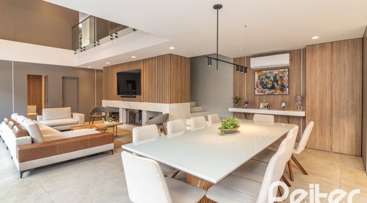 Casa em Condomínio à venda com 411m², 4 dormitórios, 4 suítes, 6 vagas, no bairro Alphaville em PORTO ALEGRE