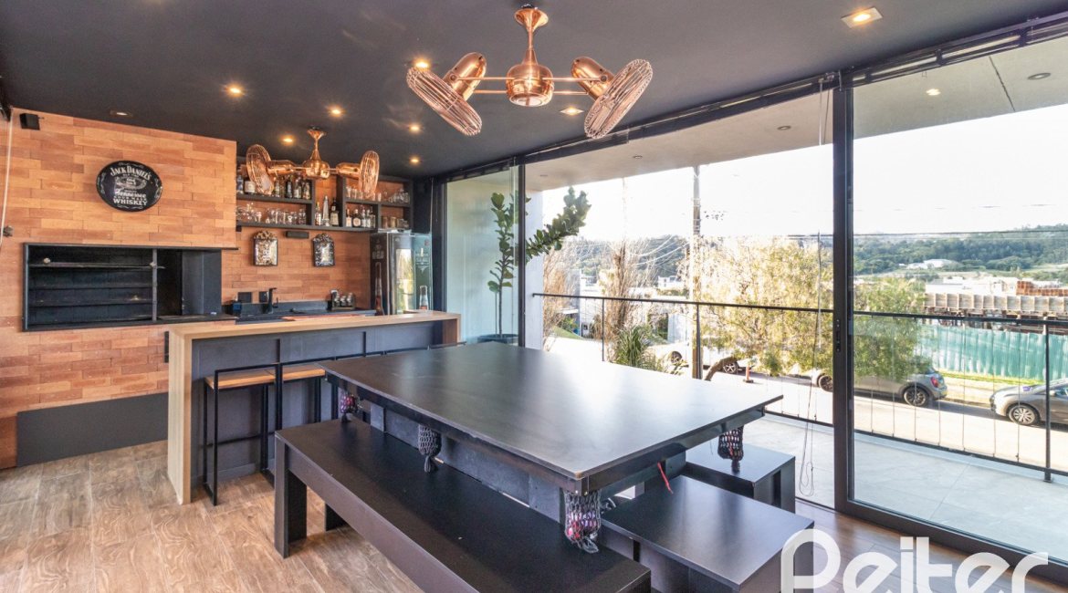 Casa em Condomínio à venda com 411m², 4 dormitórios, 4 suítes, 6 vagas, no bairro Alphaville em PORTO ALEGRE