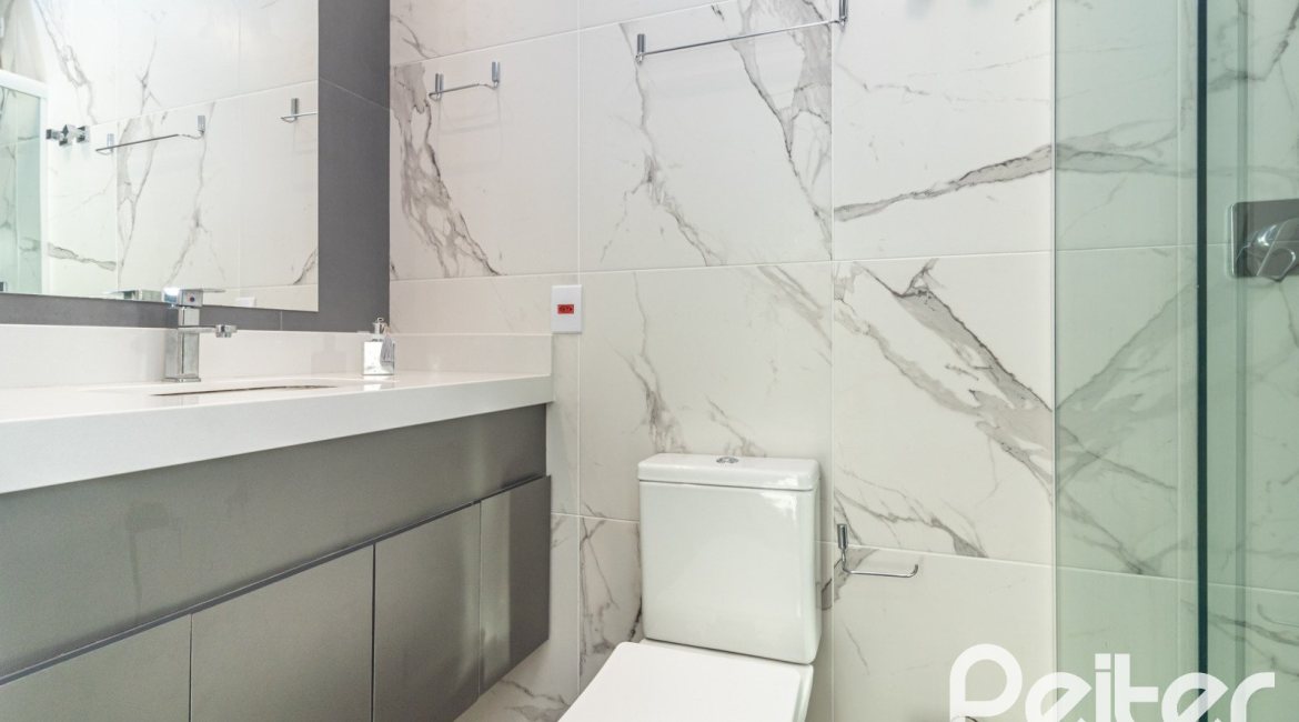 Casa em Condomínio à venda com 411m², 4 dormitórios, 4 suítes, 6 vagas, no bairro Alphaville em PORTO ALEGRE