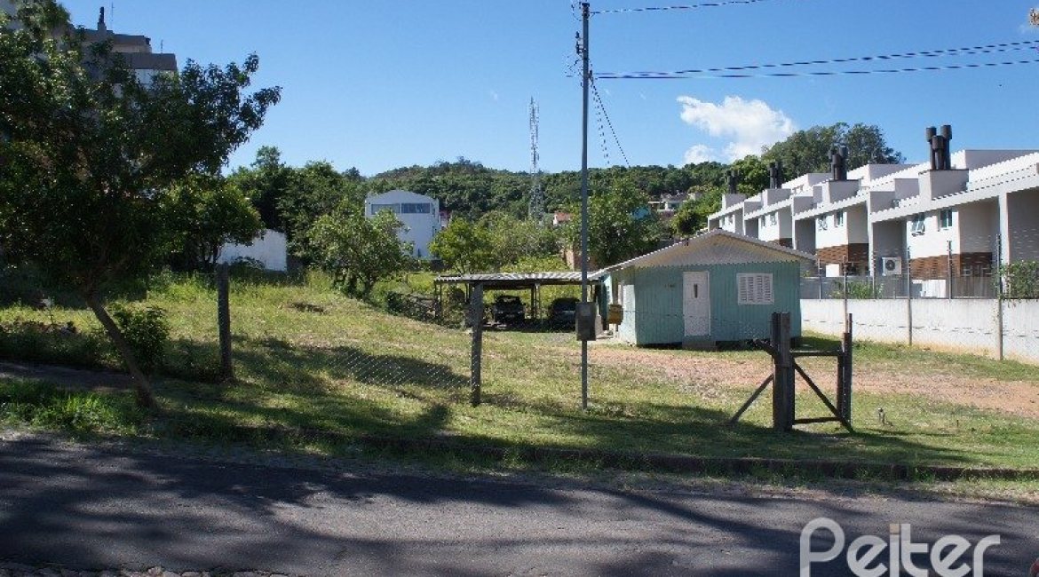 Terreno à venda com 3176m², no bairro Tristeza em Porto Alegre