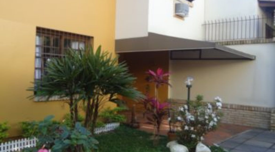 Casa em Condomínio à venda com 120m², 3 dormitórios, 1 vaga, no bairro Cavalhada em Porto Alegre