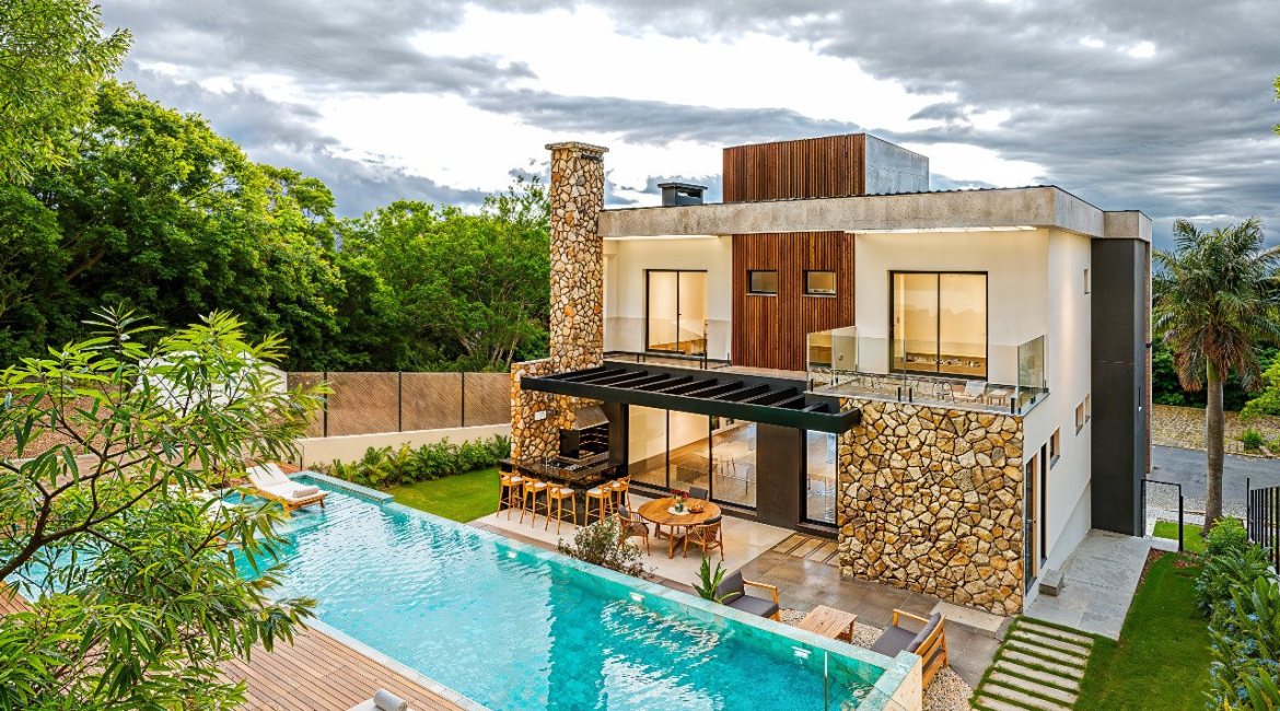 Casa em Condomínio à venda com 300m², 4 dormitórios, 4 suítes, 4 vagas, no bairro Alphaville em PORTO ALEGRE