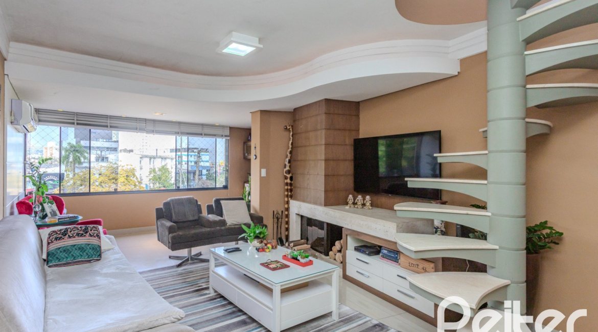Cobertura à venda com 121m², 3 dormitórios, 1 suíte, 2 vagas, no bairro Vila Assunção em Porto Alegre