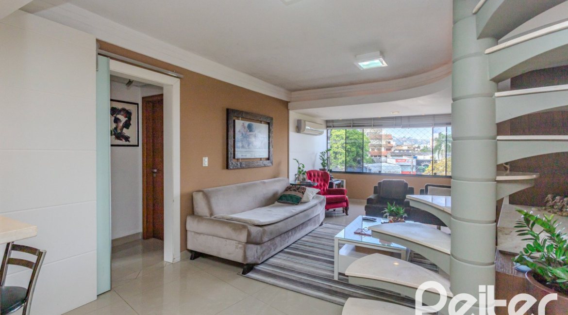 Cobertura à venda com 121m², 3 dormitórios, 1 suíte, 2 vagas, no bairro Vila Assunção em Porto Alegre