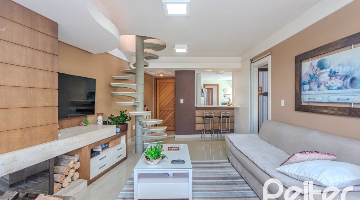 Cobertura à venda com 121m², 3 dormitórios, 1 suíte, 2 vagas, no bairro Vila Assunção em Porto Alegre