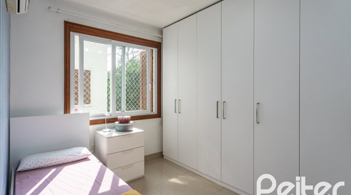 Cobertura à venda com 121m², 3 dormitórios, 1 suíte, 2 vagas, no bairro Vila Assunção em Porto Alegre
