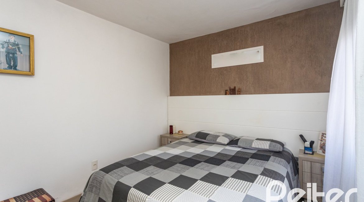 Cobertura à venda com 121m², 3 dormitórios, 1 suíte, 2 vagas, no bairro Vila Assunção em Porto Alegre