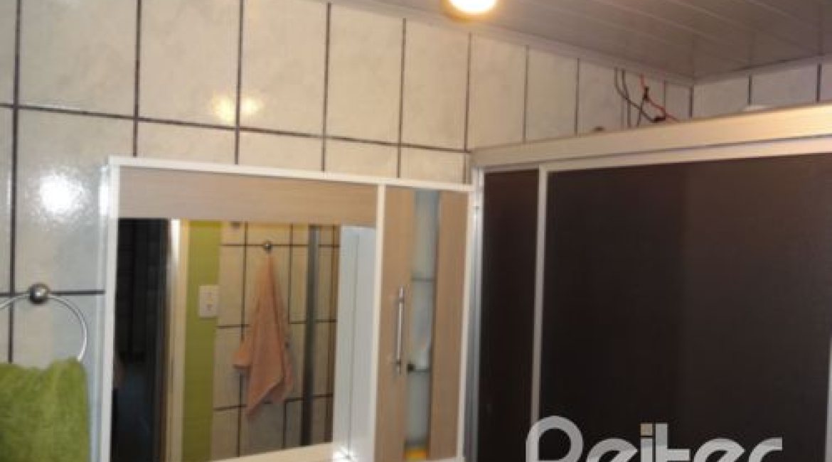 Terreno à venda com 110m², 2 vagas, no bairro Camaquã em Porto Alegre