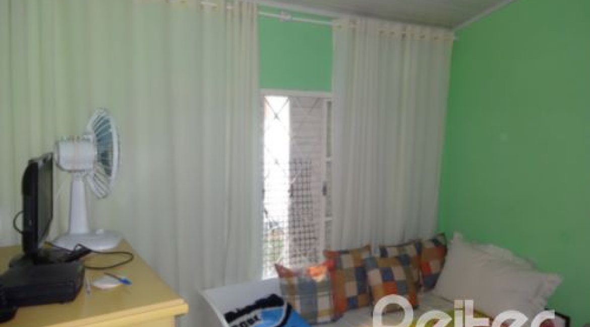 Terreno à venda com 110m², 2 vagas, no bairro Camaquã em Porto Alegre