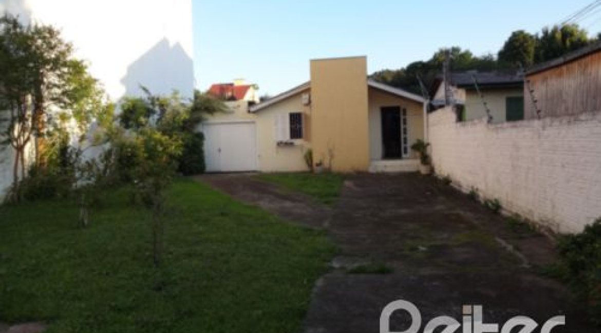 Terreno à venda com 110m², 2 vagas, no bairro Camaquã em Porto Alegre