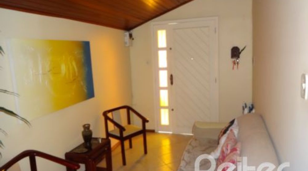 Terreno à venda com 110m², 2 vagas, no bairro Camaquã em Porto Alegre