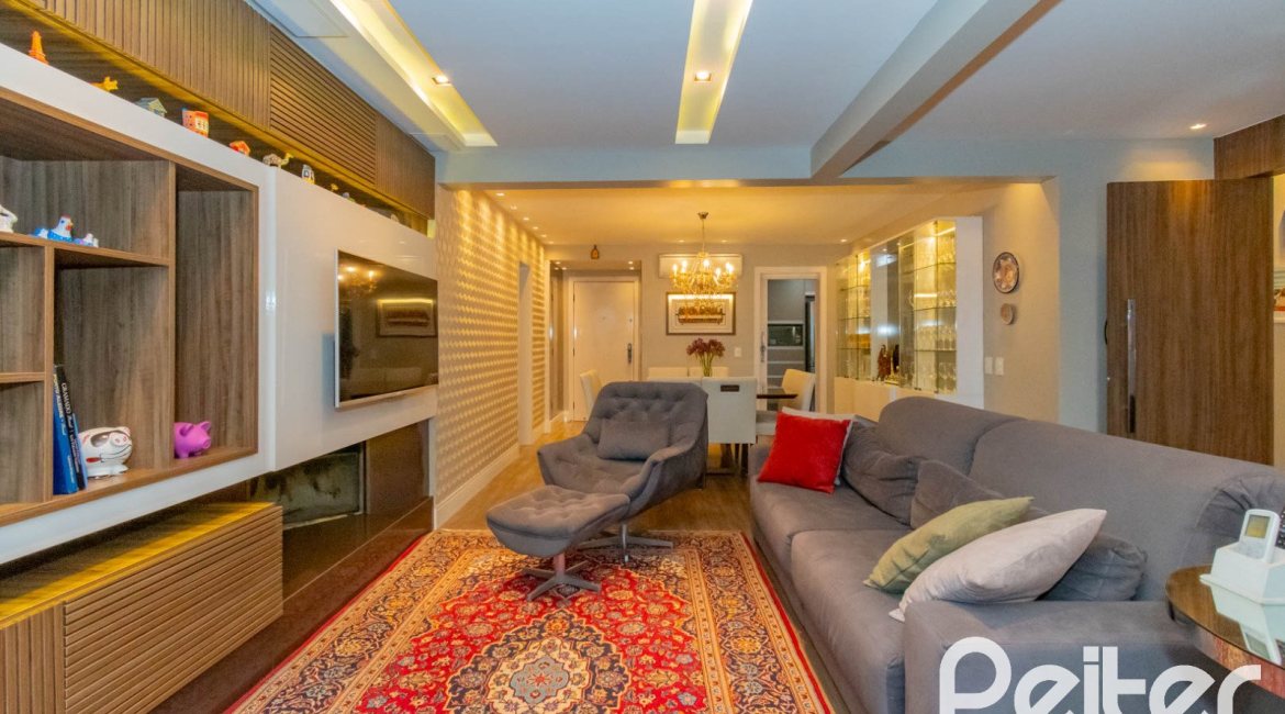 Apartamento à venda com 136m², 3 dormitórios, 1 suíte, 2 vagas, no bairro Tristeza em PORTO ALEGRE