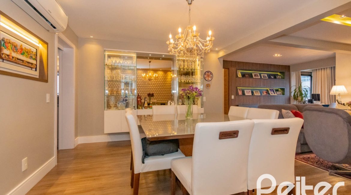 Apartamento à venda com 136m², 3 dormitórios, 1 suíte, 2 vagas, no bairro Tristeza em PORTO ALEGRE