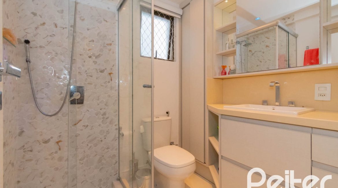 Apartamento à venda com 136m², 3 dormitórios, 1 suíte, 2 vagas, no bairro Tristeza em PORTO ALEGRE