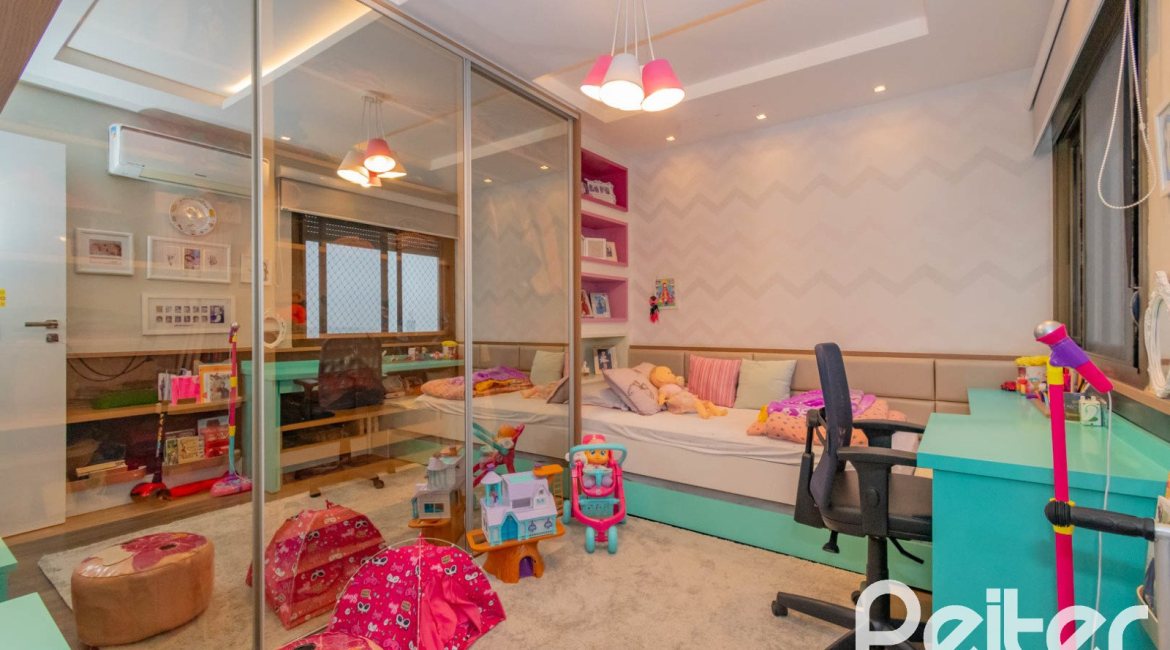 Apartamento à venda com 136m², 3 dormitórios, 1 suíte, 2 vagas, no bairro Tristeza em PORTO ALEGRE