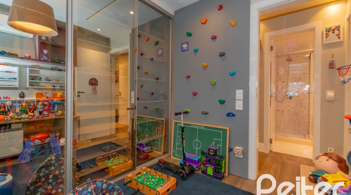 Apartamento à venda com 136m², 3 dormitórios, 1 suíte, 2 vagas, no bairro Tristeza em PORTO ALEGRE